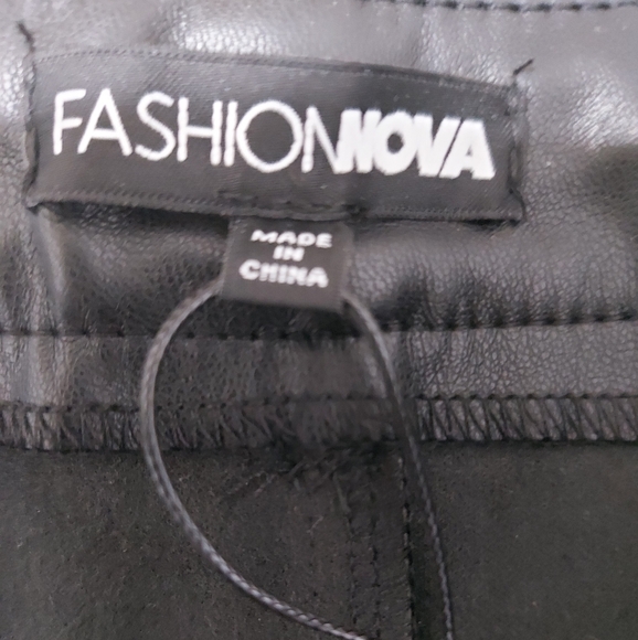 Fashion Nova faux leather skirt - Picture 9 of 11